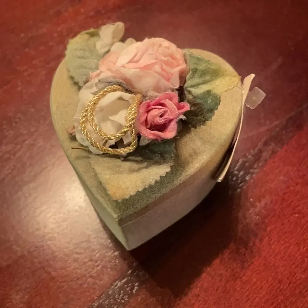 Heart shape trinket box vintage